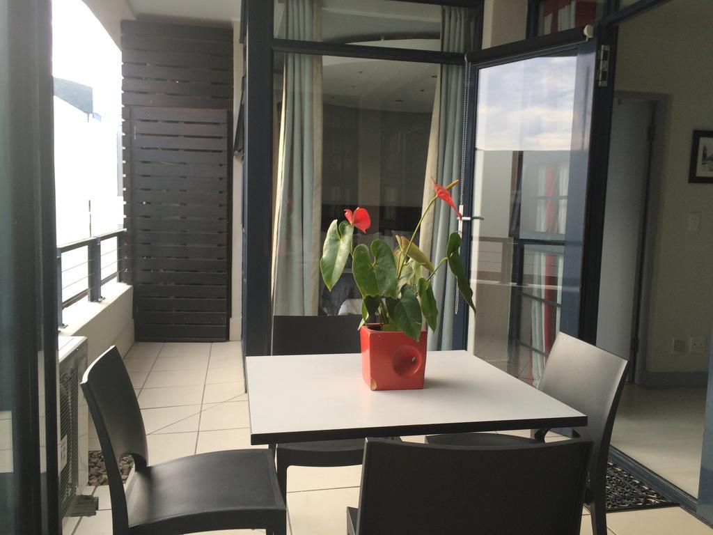 Apt 67 Long Street No Loadshedding Kaapstad Kamer foto