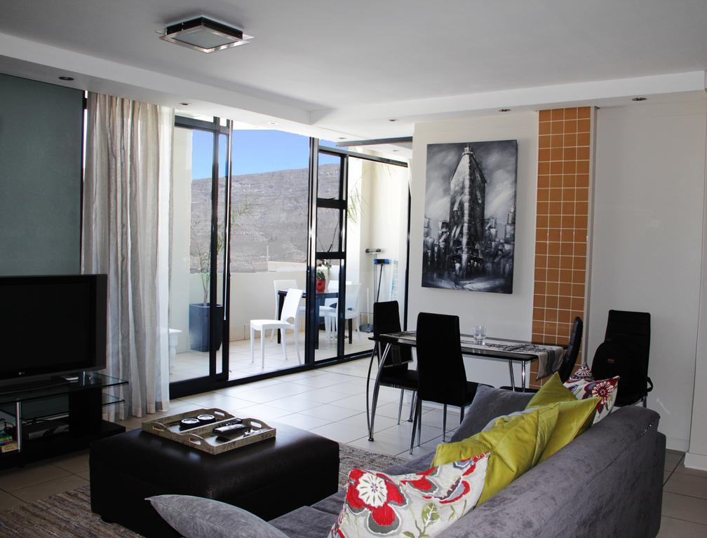 Apt 67 Long Street No Loadshedding Kaapstad Kamer foto